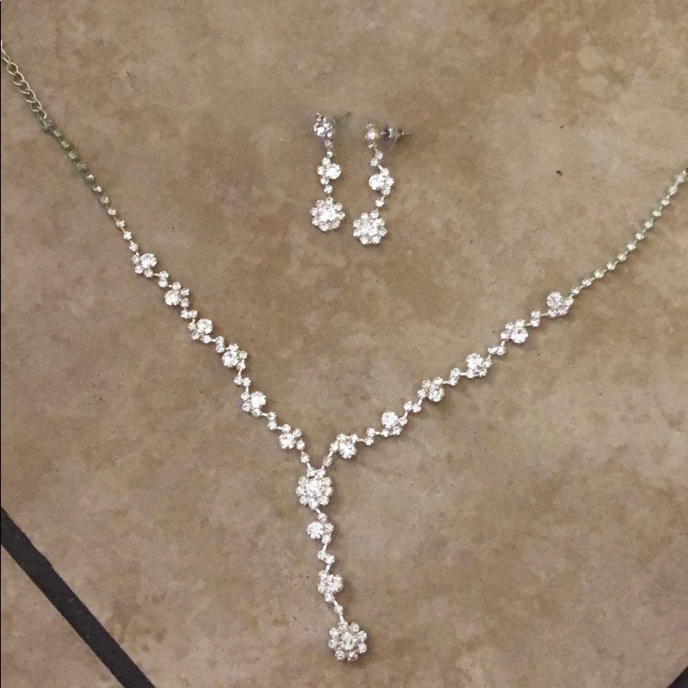 Necklaces and earring set